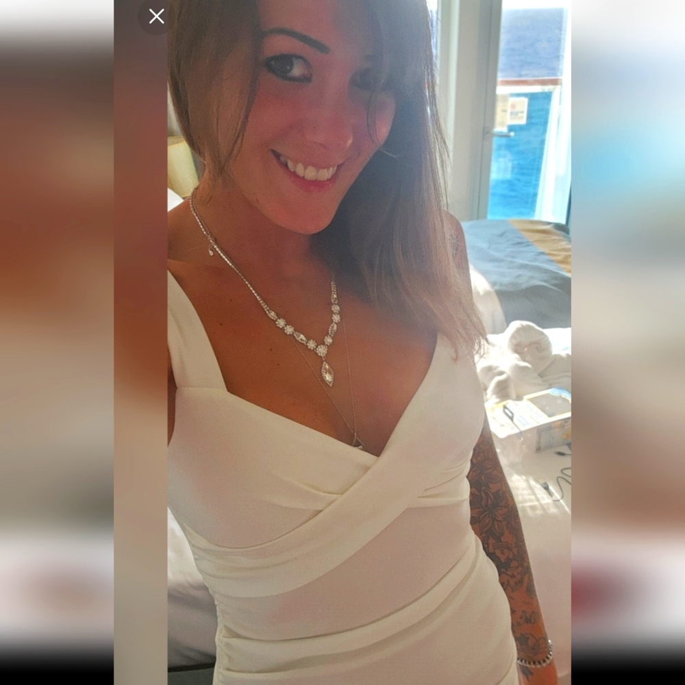 Elegant White Sleeveless Dress